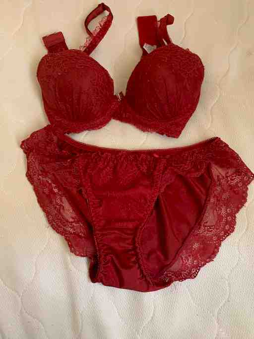 真っ赤な下着セット