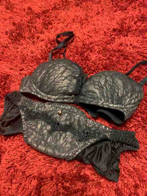 使用済みブラジャーショーツセット