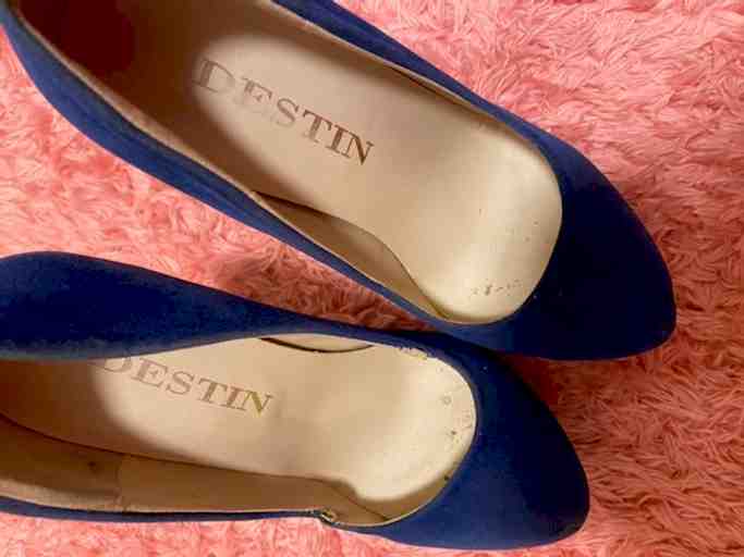 足垢たっぷりボロボロハイヒール