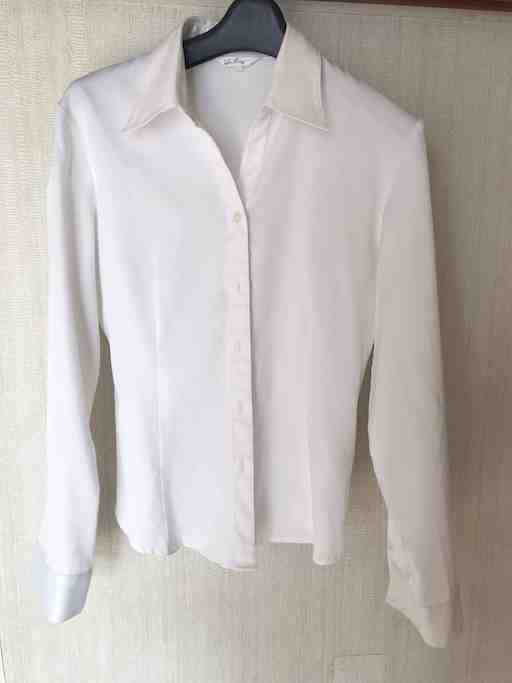 就活で使用したブラウス