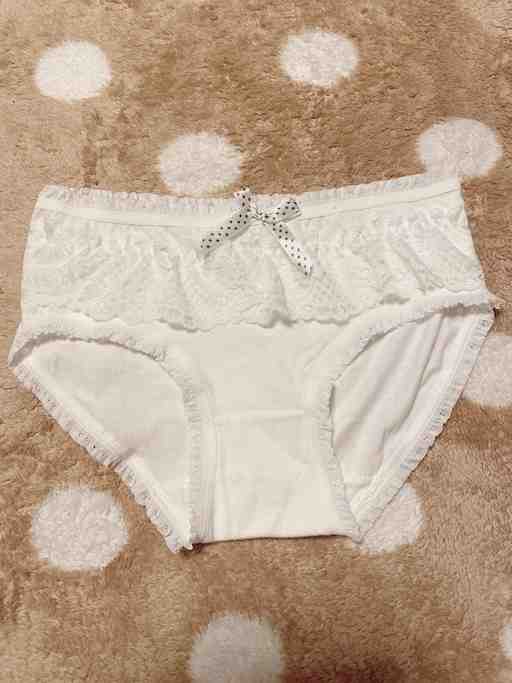 白色♡パンツ（水玉リボン）