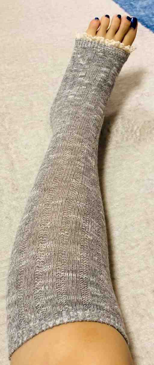 つま先が出る靴下