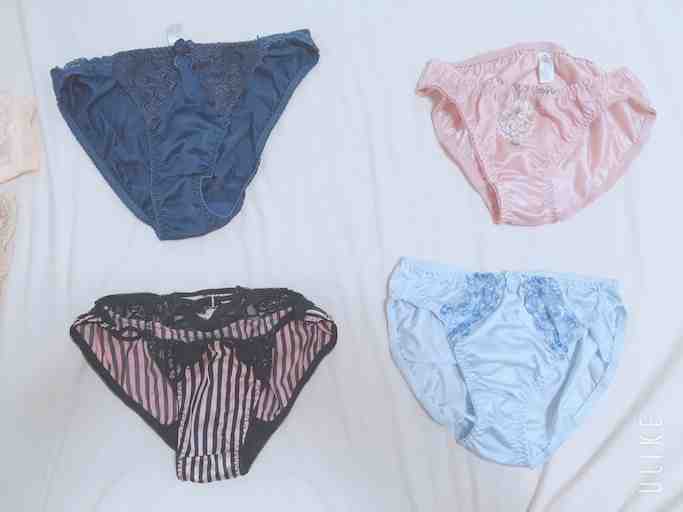 染みつきパンティ