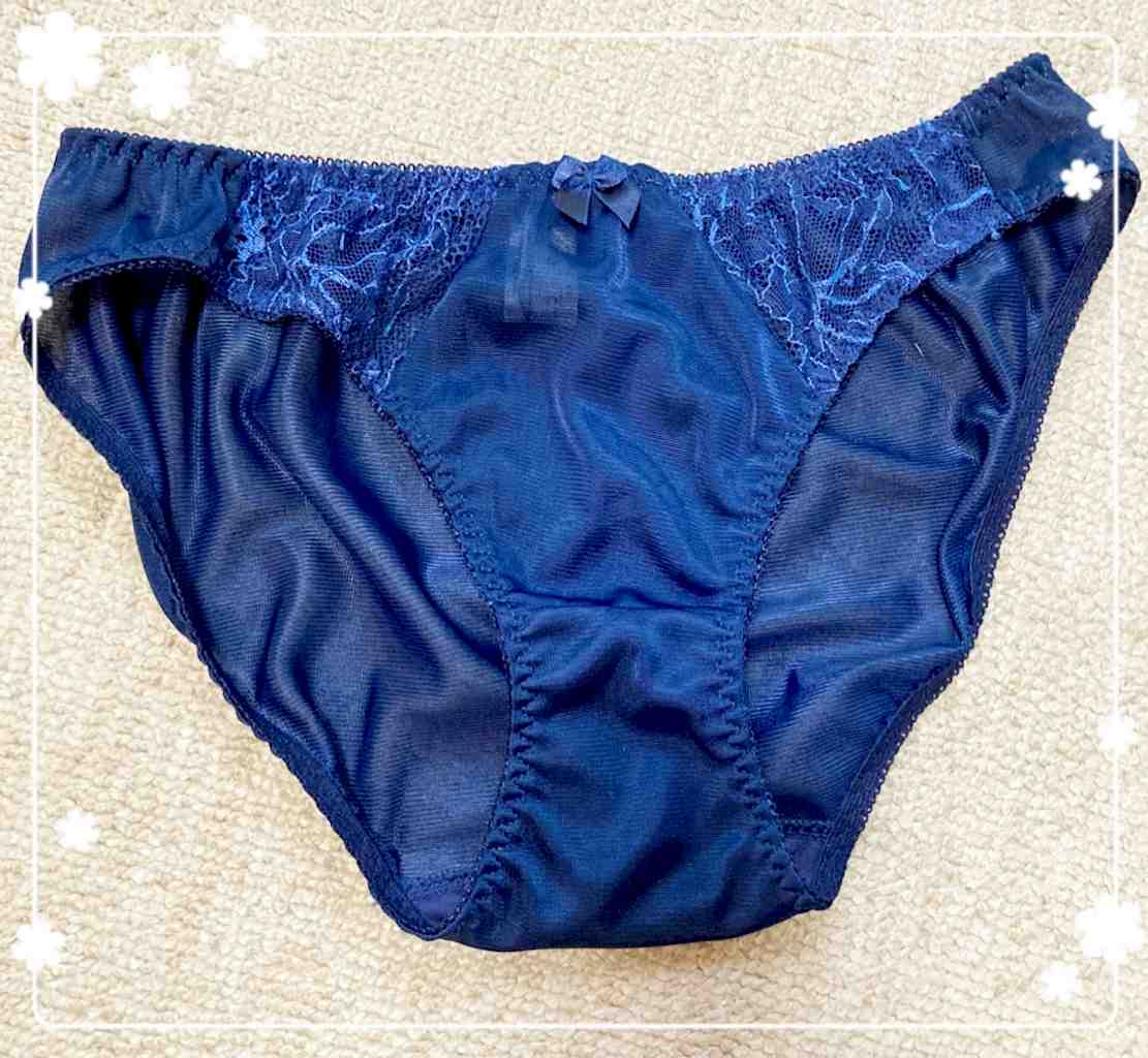 紺色のサテン生地パンティ💕 — 商品 — Luscio ラシオ | 女子の使用済み下着直販サイト