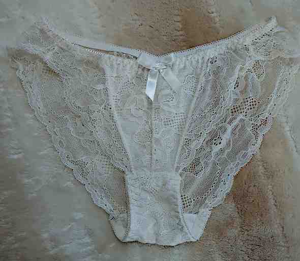 白バックレースショーツ