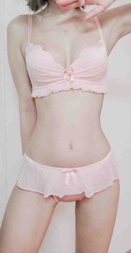 ピンクのフリルのブラショーツ❤
